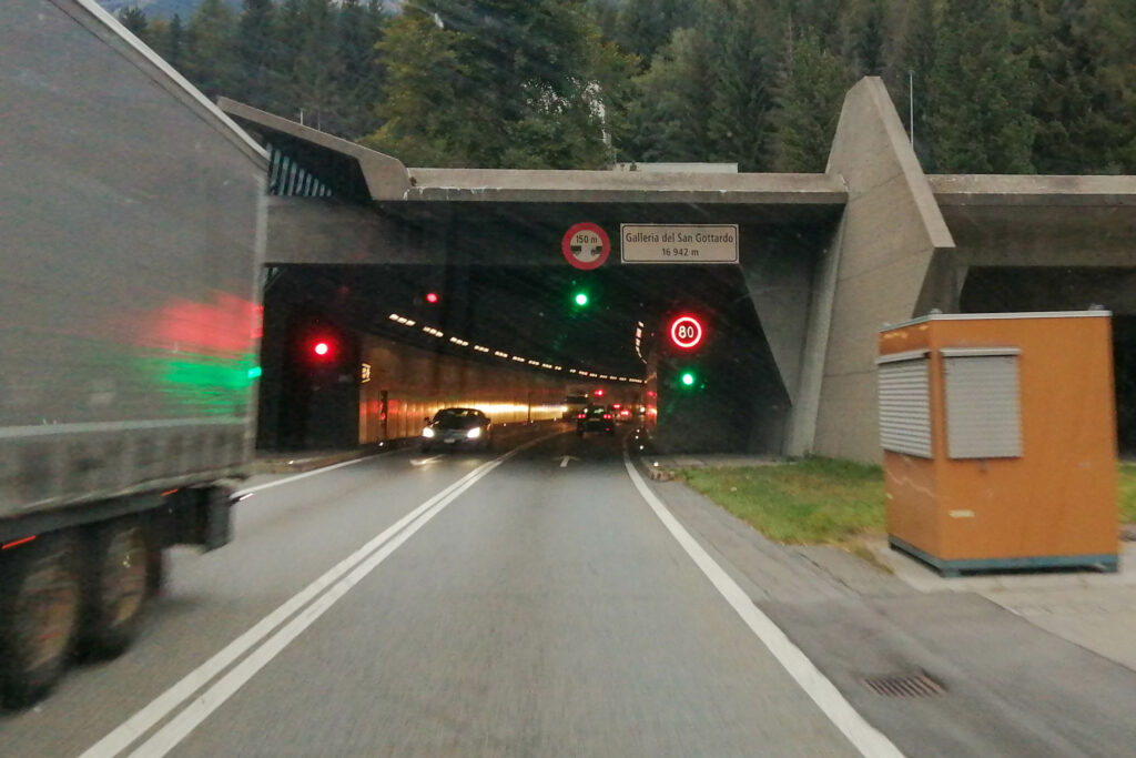 Staufrei durch den St. Gotthard-Tunnel
